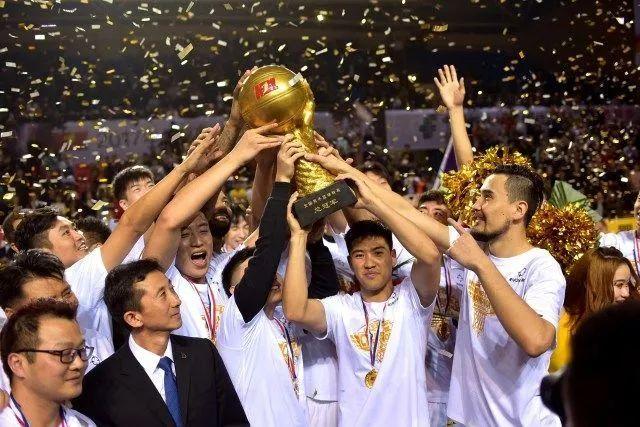 莱万本赛季18战20球 联赛15球傲视五大联赛